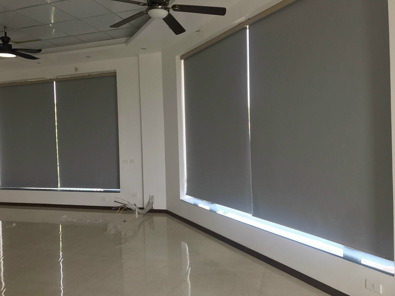 Rèm Cuốn Tranh Văn Phòng Ghi